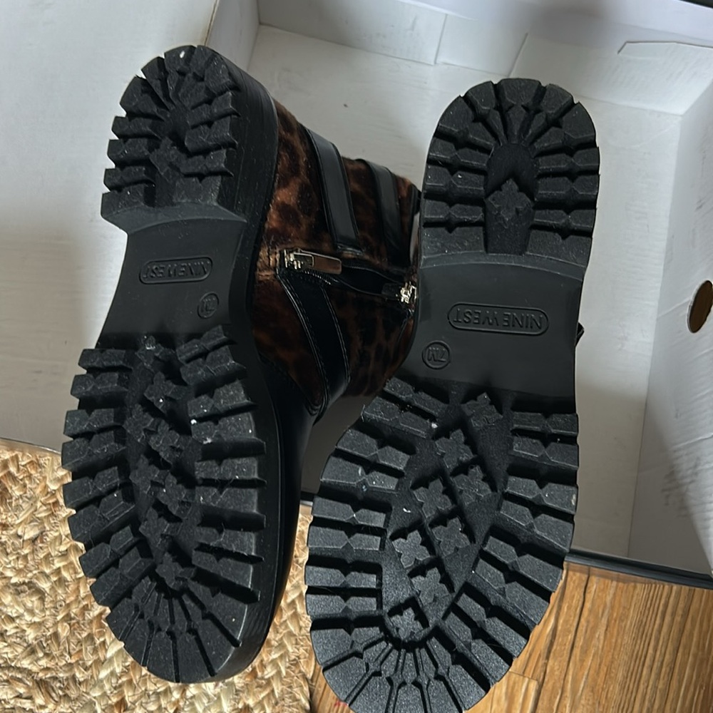 Nine West - Picture 2 of 4